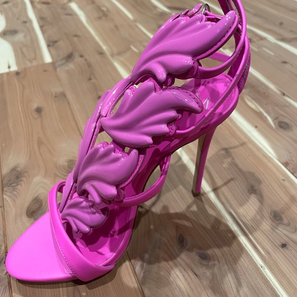 Giuseppe Zanotti Pink Leaf Sandals - Picture 5 of 9